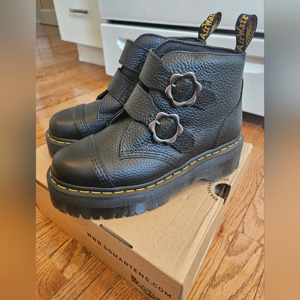 Doc Martens Devon Flower Platform Boots Size 8